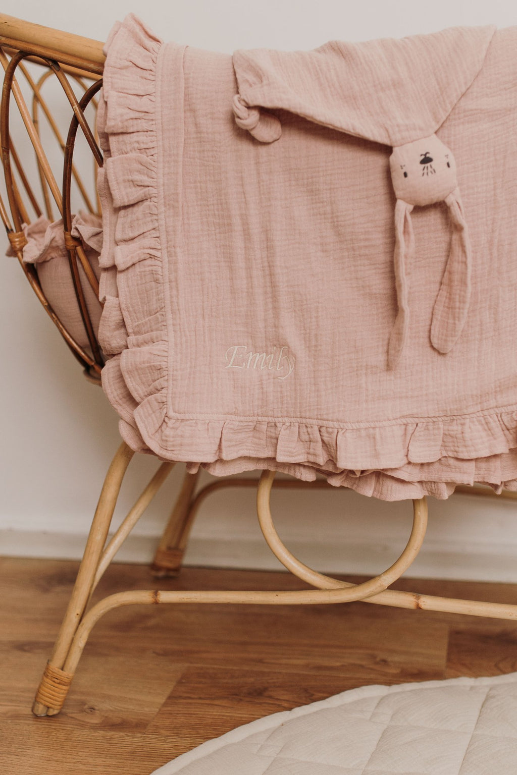 Muslin Blanket with raffles 120x100cm