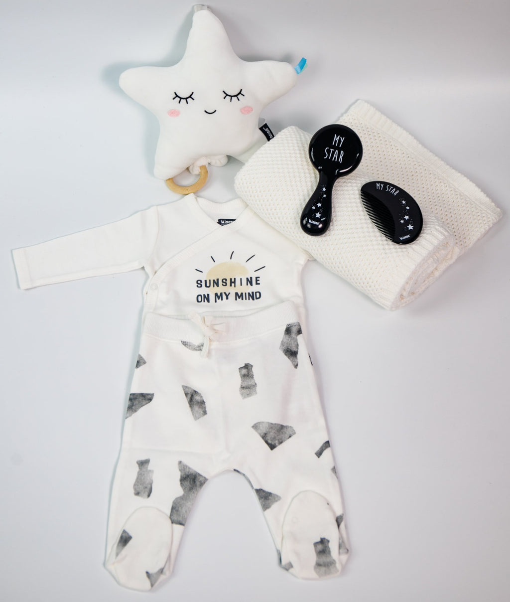 Chic Newborn Gift Set