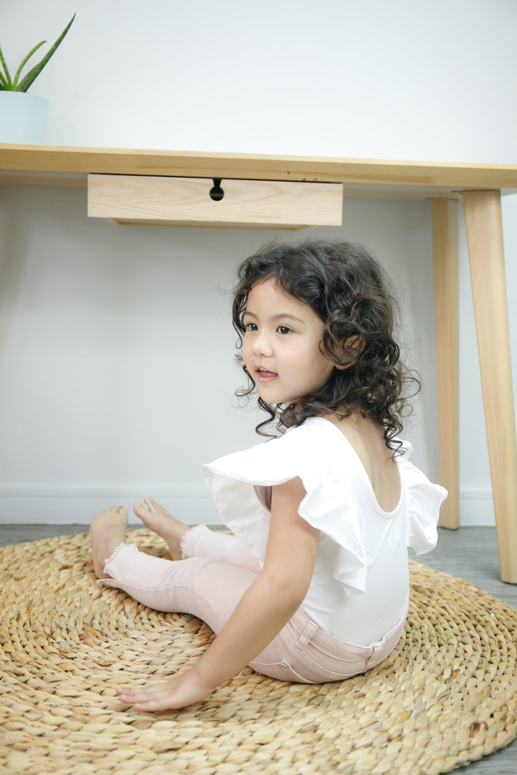 บอดี้สูทแขนกุดระบายแขน