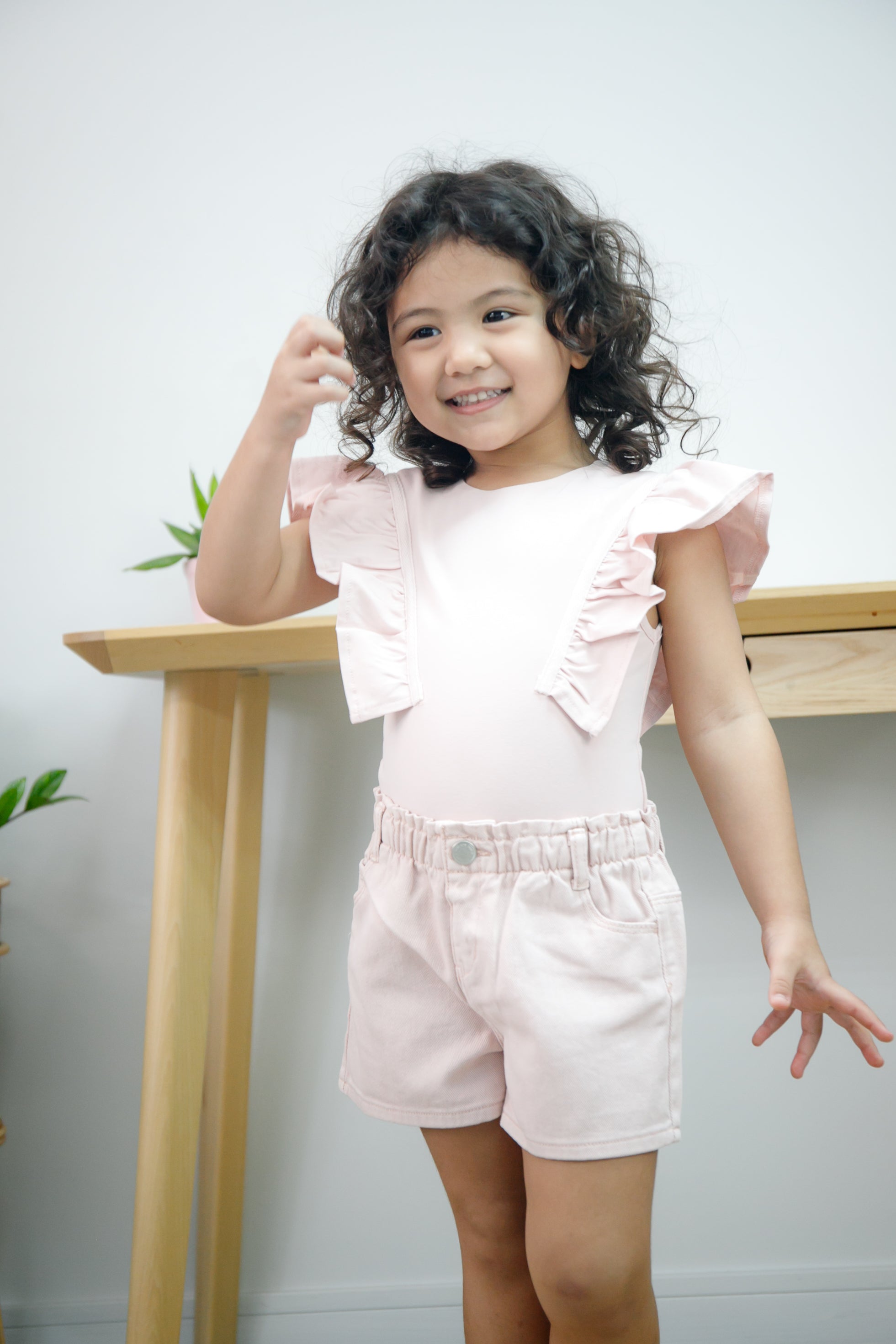 บอดี้สูทแขนกุดระบายแขน